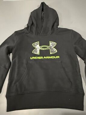 Under Armour Black Pullover Hoodie size 4